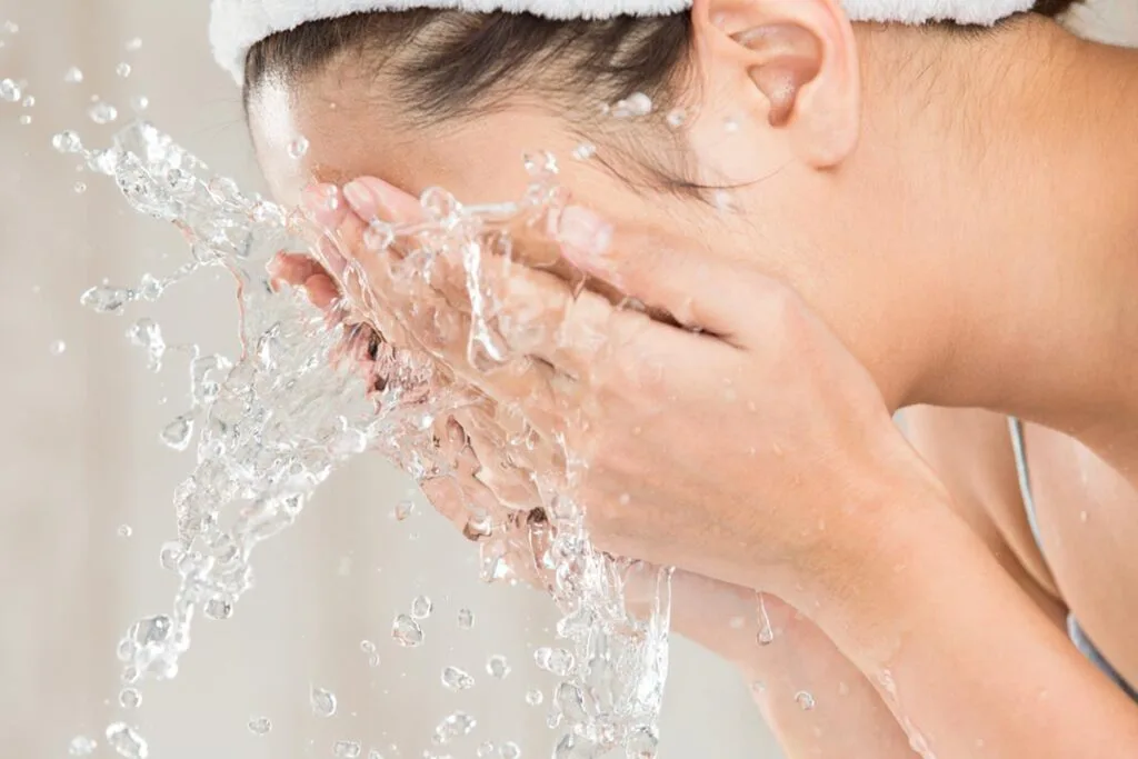How to Choose The Best Face Wash & Cleanser for Oily Skin